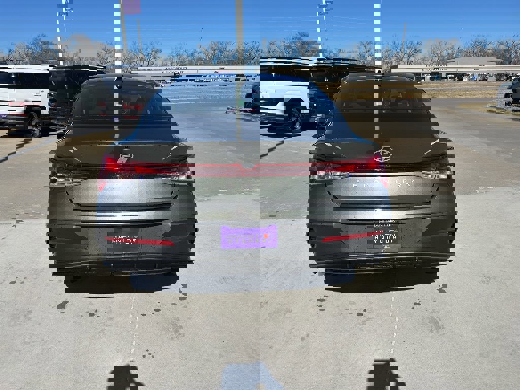 New 2026 Hyundai Elantra SE image 9