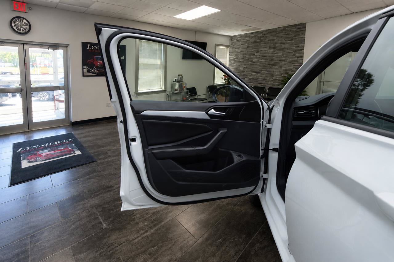 Used 2025 Volkswagen Jetta Sport FWD image 11