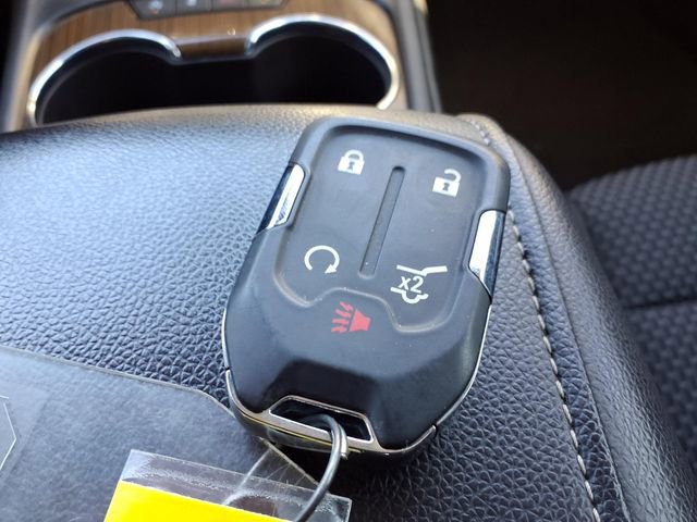 Used 2023 GMC Acadia SLE w/ Driver Convenience Package FWD image 13