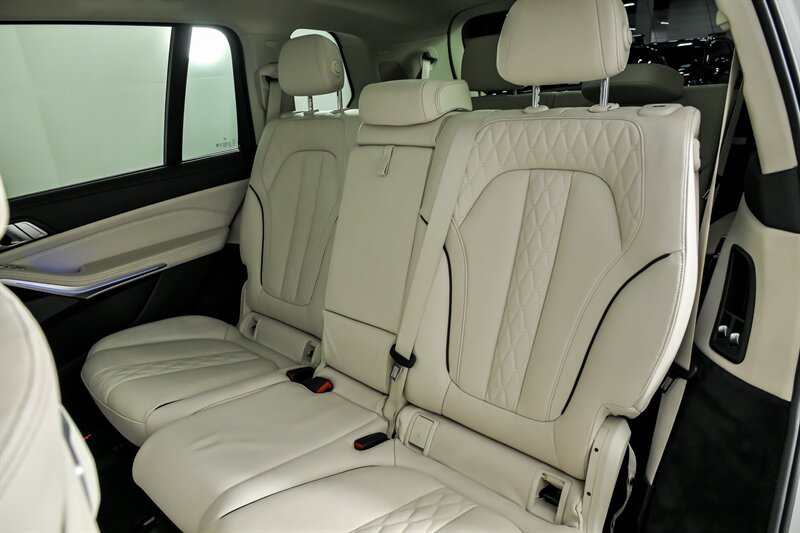 Used 2023 BMW X7 xDrive40i AWD/4WD image 24