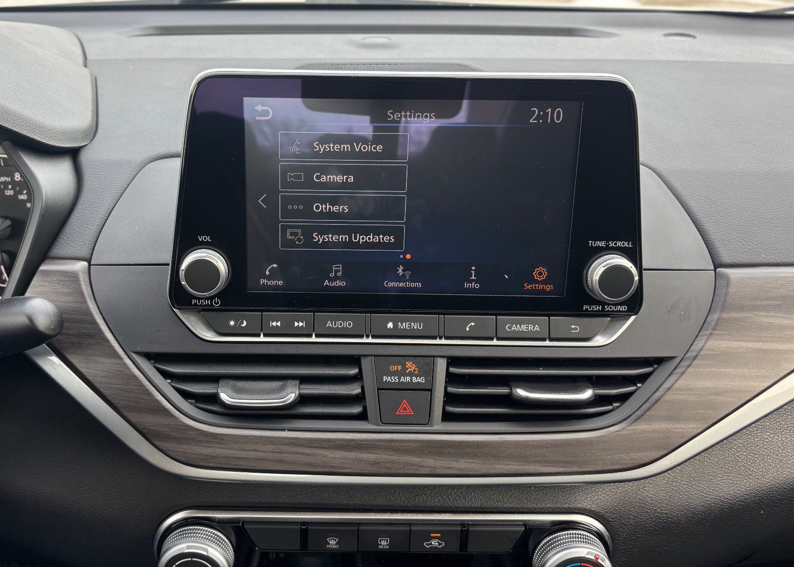 Used 2025 Nissan Altima 2.5 SV image 40