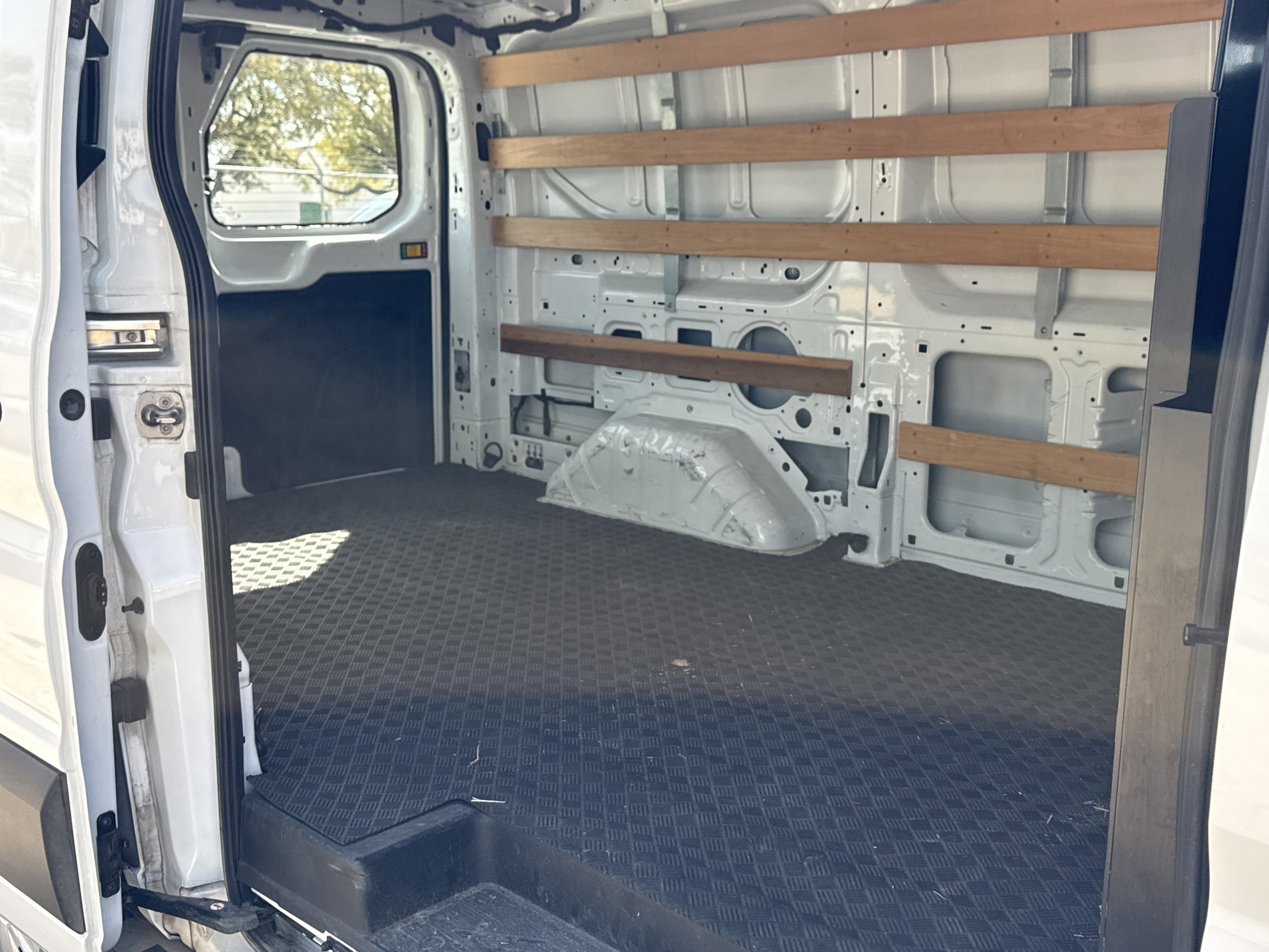 Used 2022 Ford Transit 250 T-250 130 Low Rf 9070 GVWR RWD w/ Exterior Upgrade Package image 12