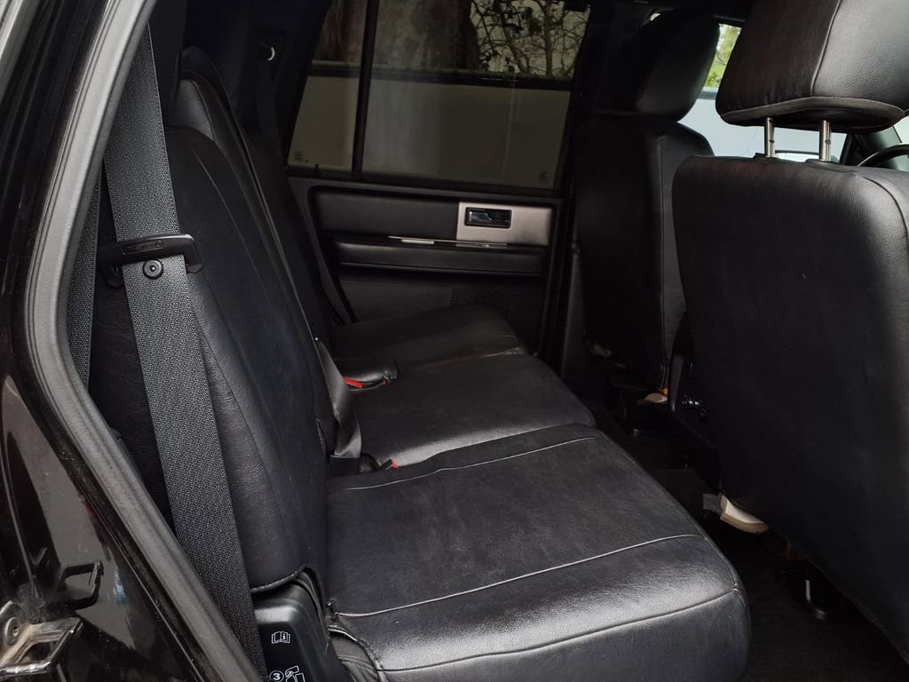 Used 2017 Ford Expedition XLT image 21