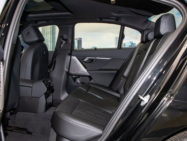 Used 2026 BMW 530i xDrive w/ Premium Package image 22