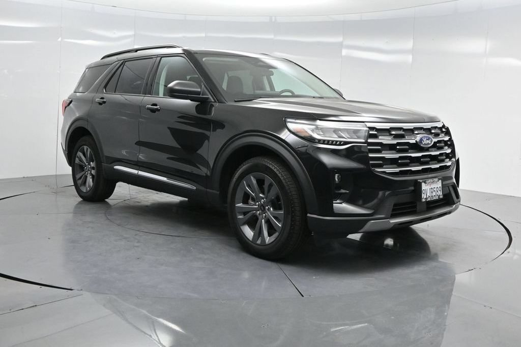 New 2025 Ford Explorer Active w/ Active Comfort Package AWD/4WD image 3