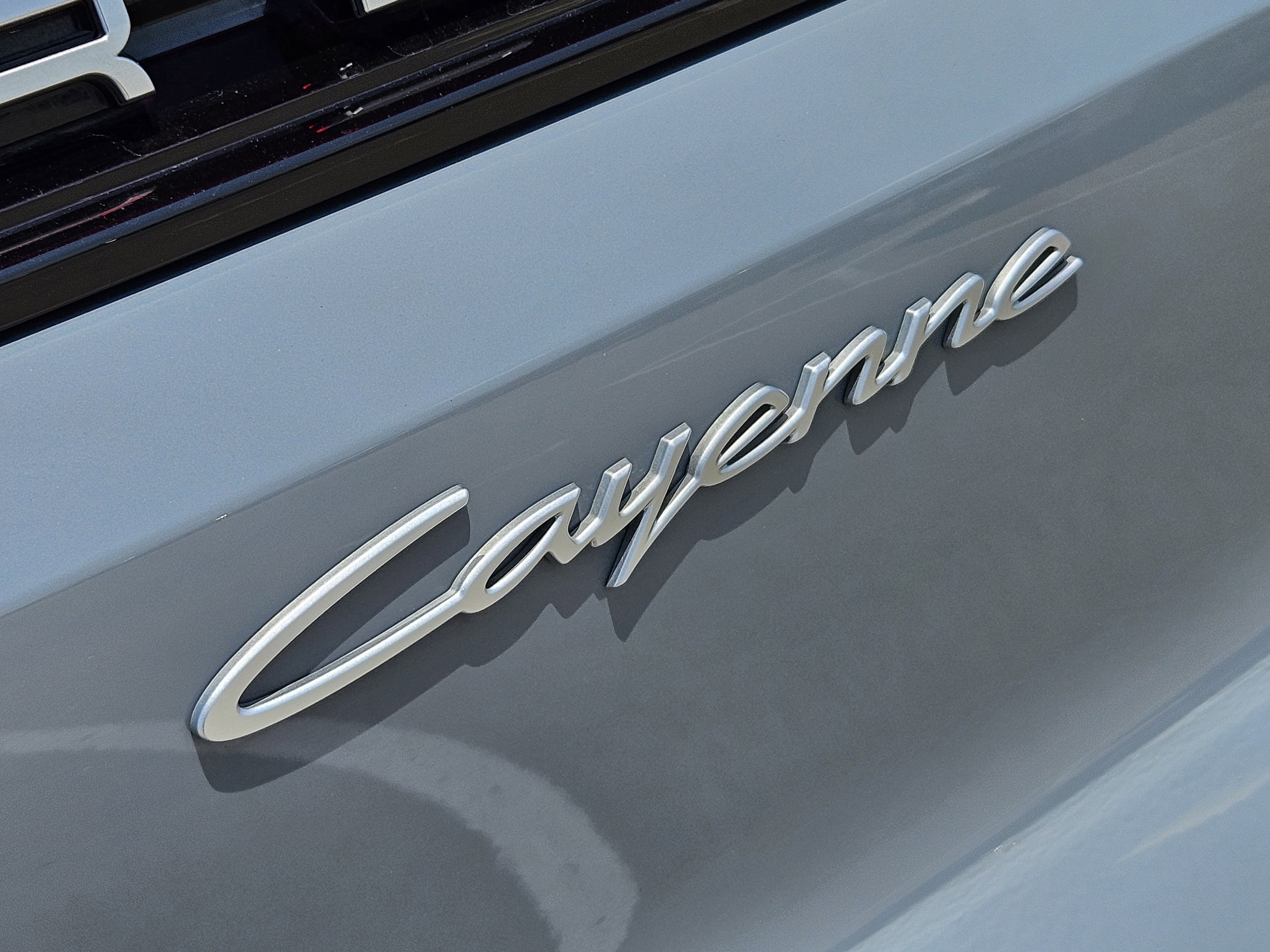 Certified 2025 Porsche Cayenne Coupe image 19