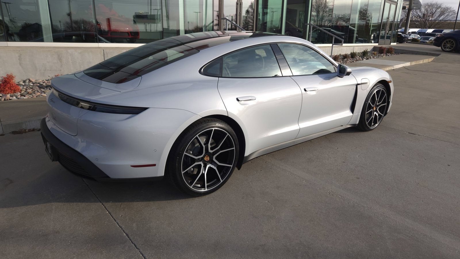 Used 2025 Porsche Taycan RWD image 7