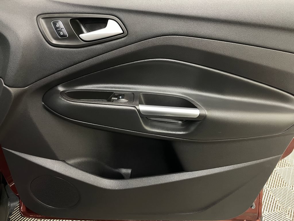 Used 2018 Ford Escape SEL AWD/4WD image 38