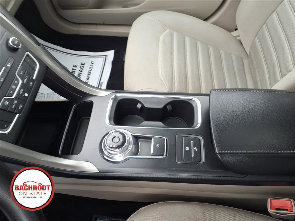 Used 2019 Ford Fusion SE FWD image 14