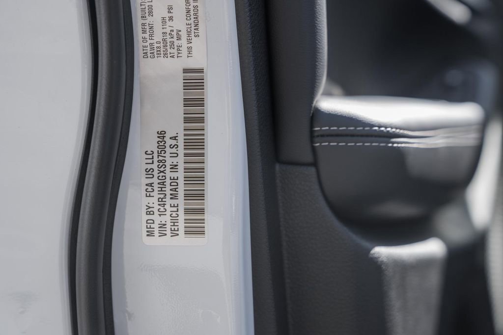 New 2025 Jeep Grand Cherokee Laredo X w/ Luxury Tech Group I image 38