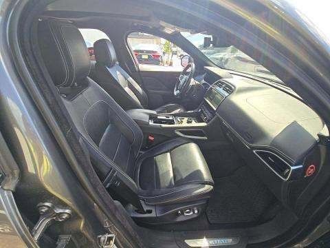 Used 2019 Jaguar F-PACE R-Sport AWD/4WD image 10