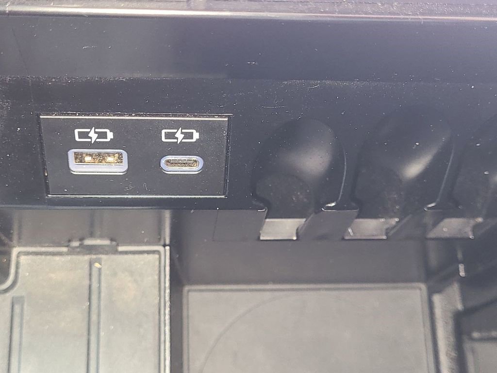 Used 2023 Toyota Tundra Limited image 29