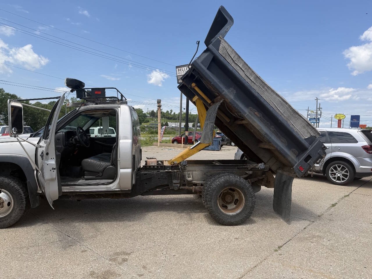 Used 2005 Chevrolet Silverado 3500 4x4 Regular Cab image 14