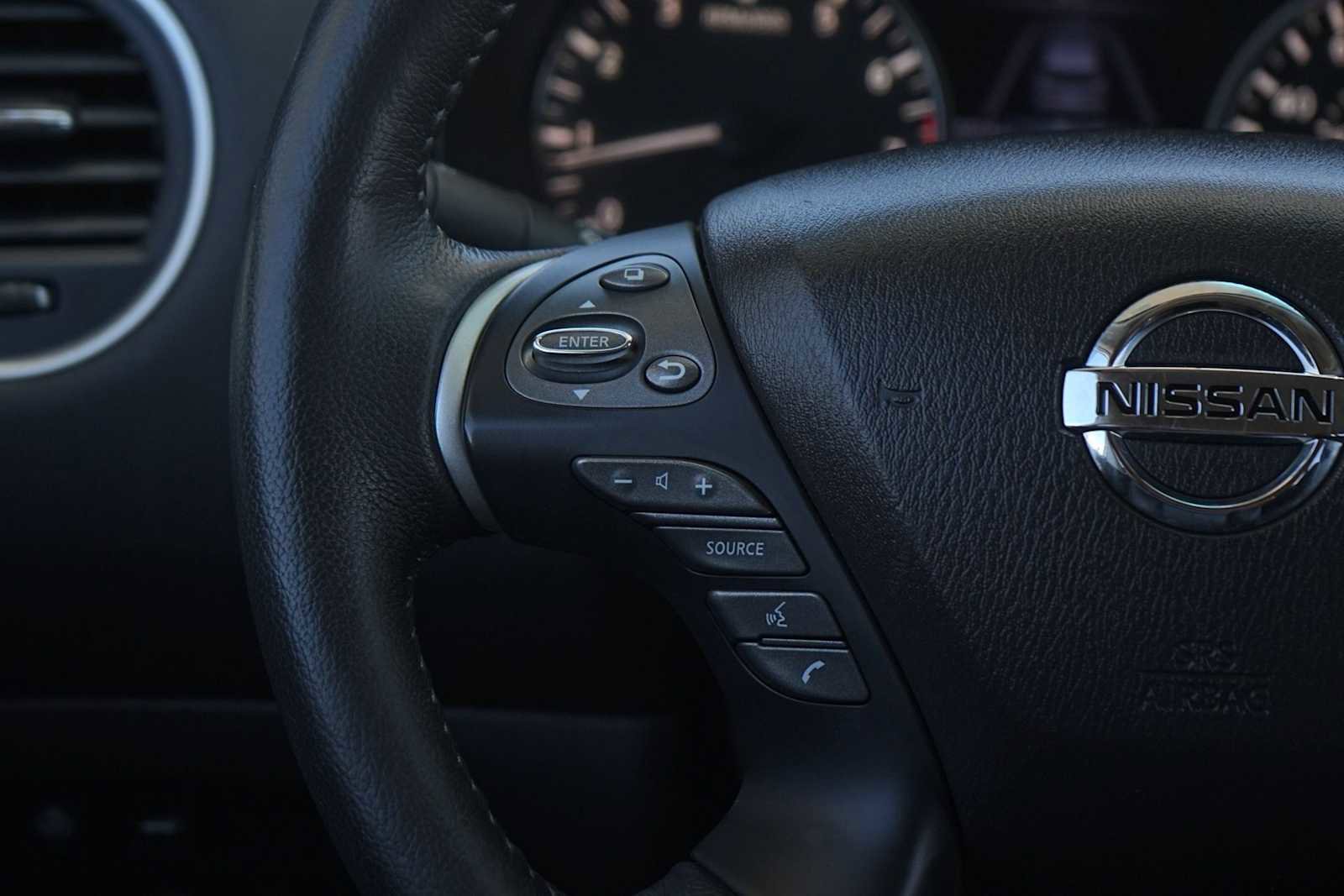 Used 2019 Nissan Pathfinder SL image 17