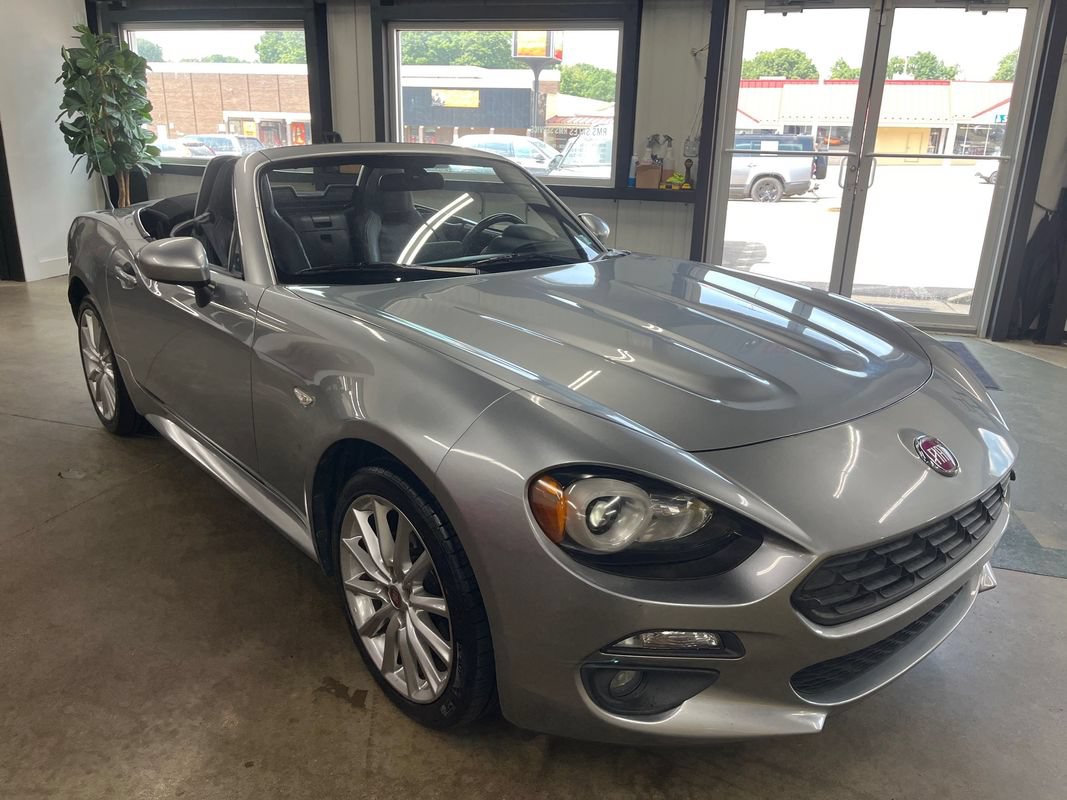 Used 2017 FIAT 124 Spider Lusso RWD image 26