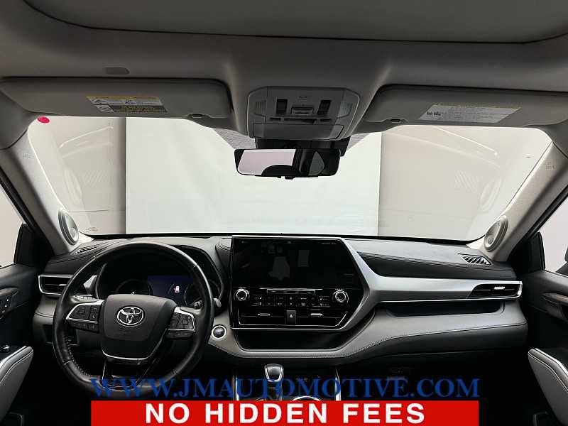 Used 2021 Toyota Highlander Platinum image 11