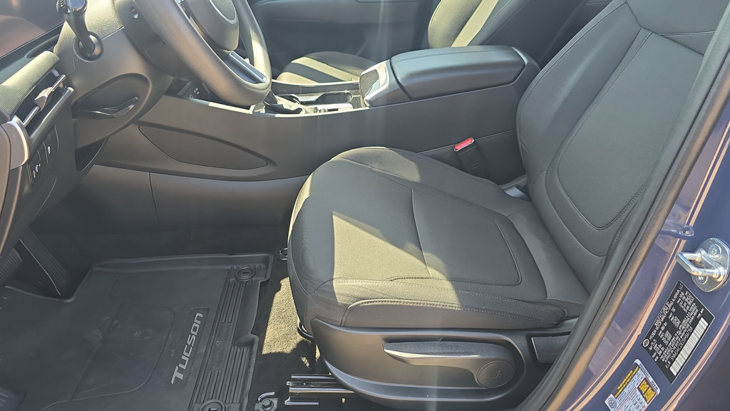 Used 2025 Hyundai Tucson SE AWD/4WD image 14