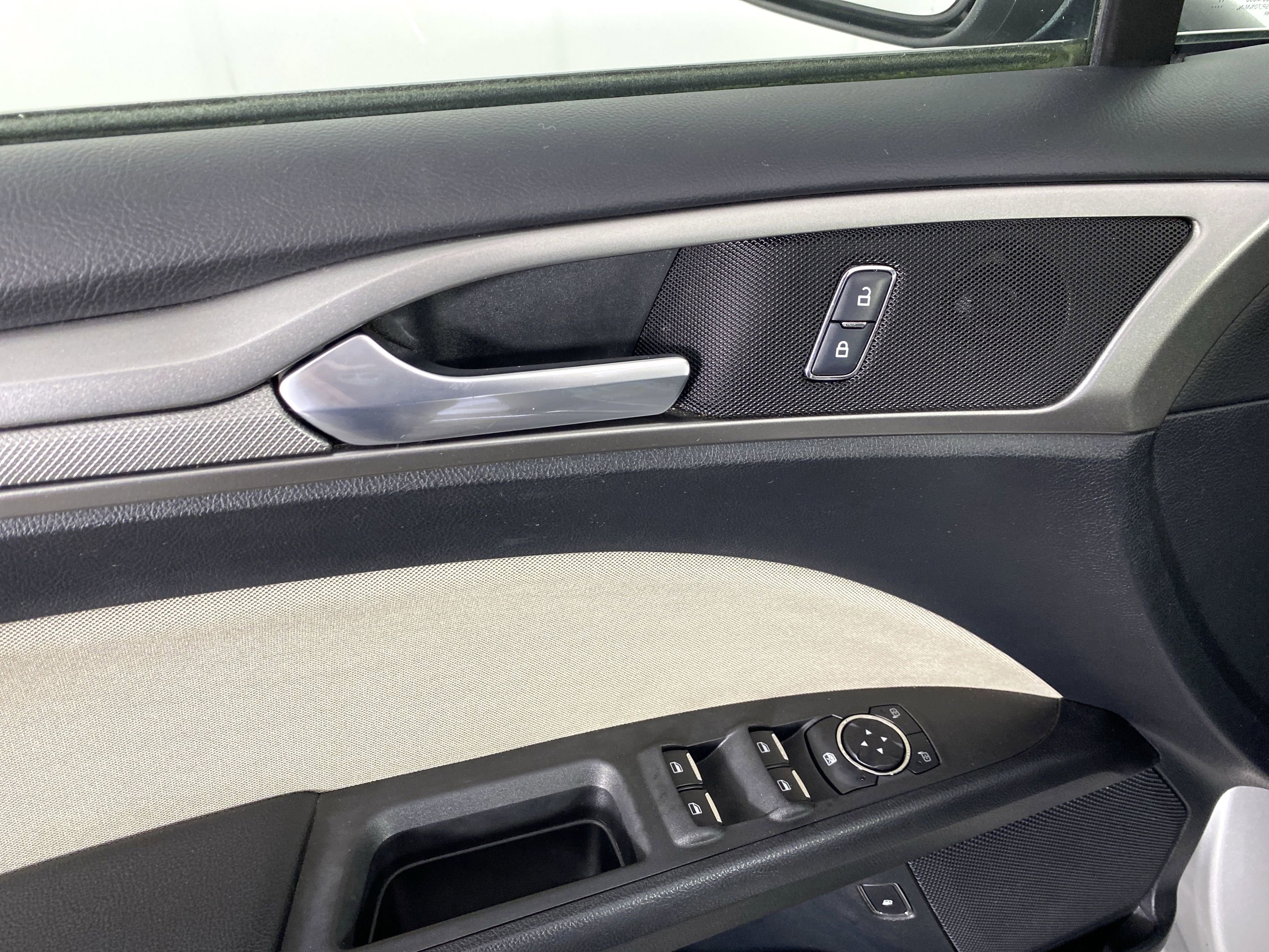 Used 2018 Ford Fusion S FWD image 13