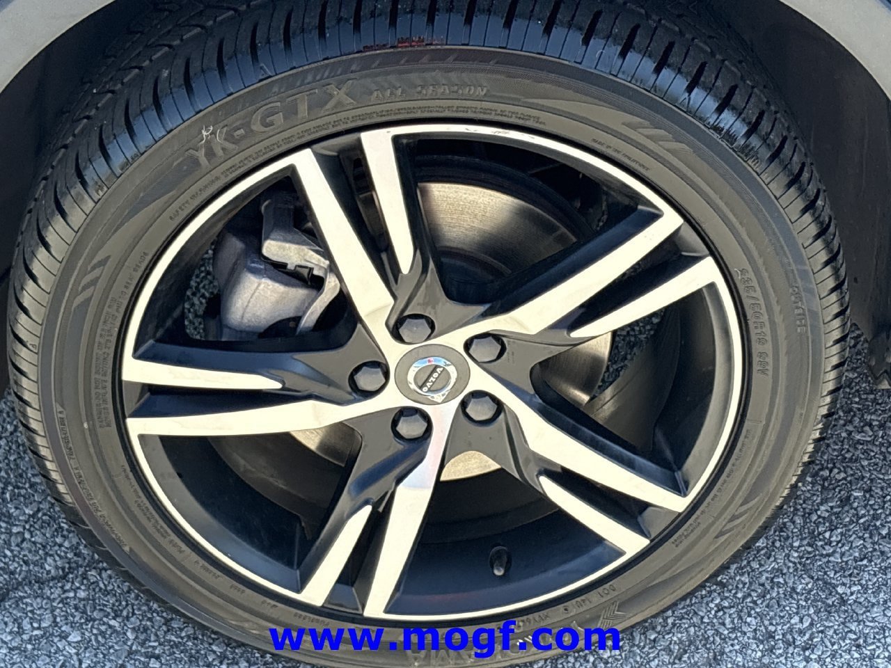 Used 2021 Volvo XC40 T4 R-Design w/ Advanced Package FWD image 24