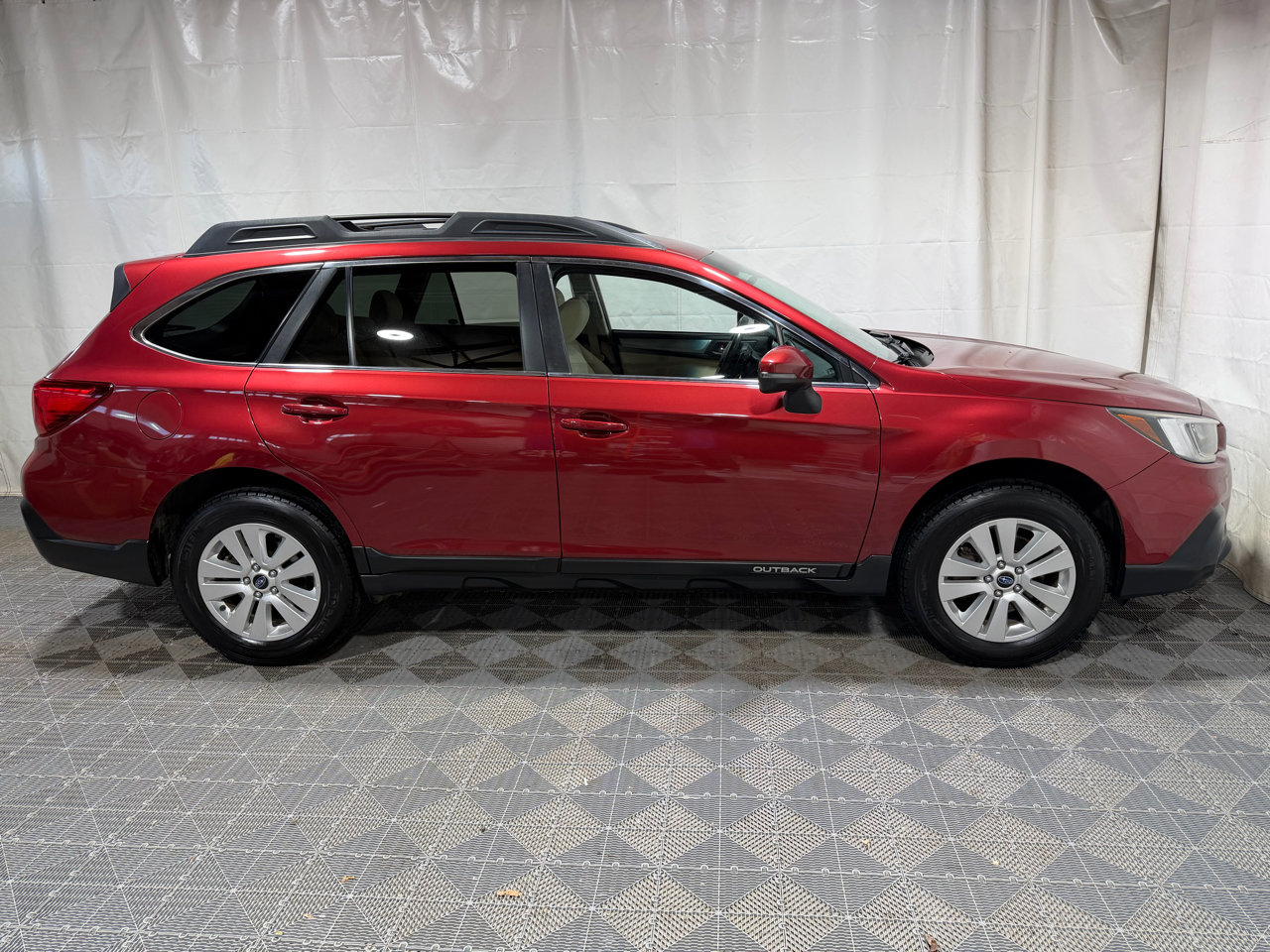 Used 2019 Subaru Outback 2.5i Premium image 9