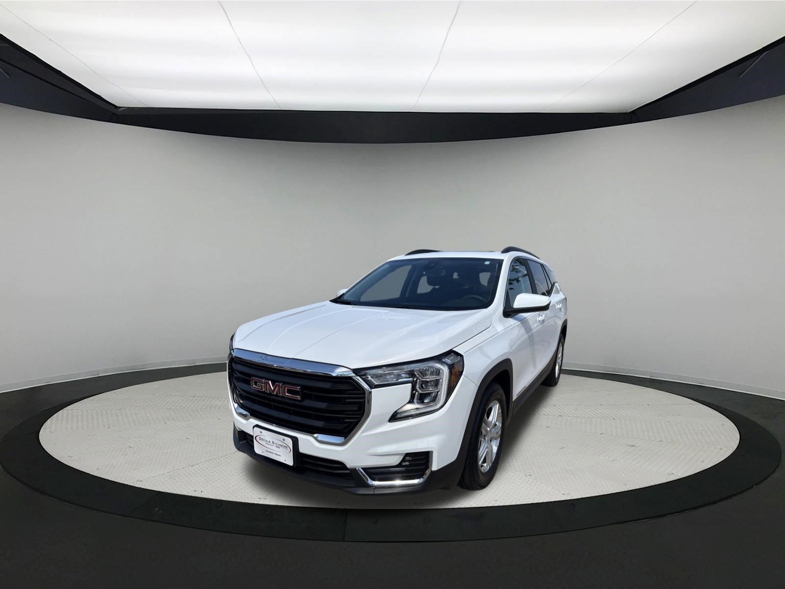 Used 2022 GMC Terrain SLE w/ Driver Convenience Package FWD image 1