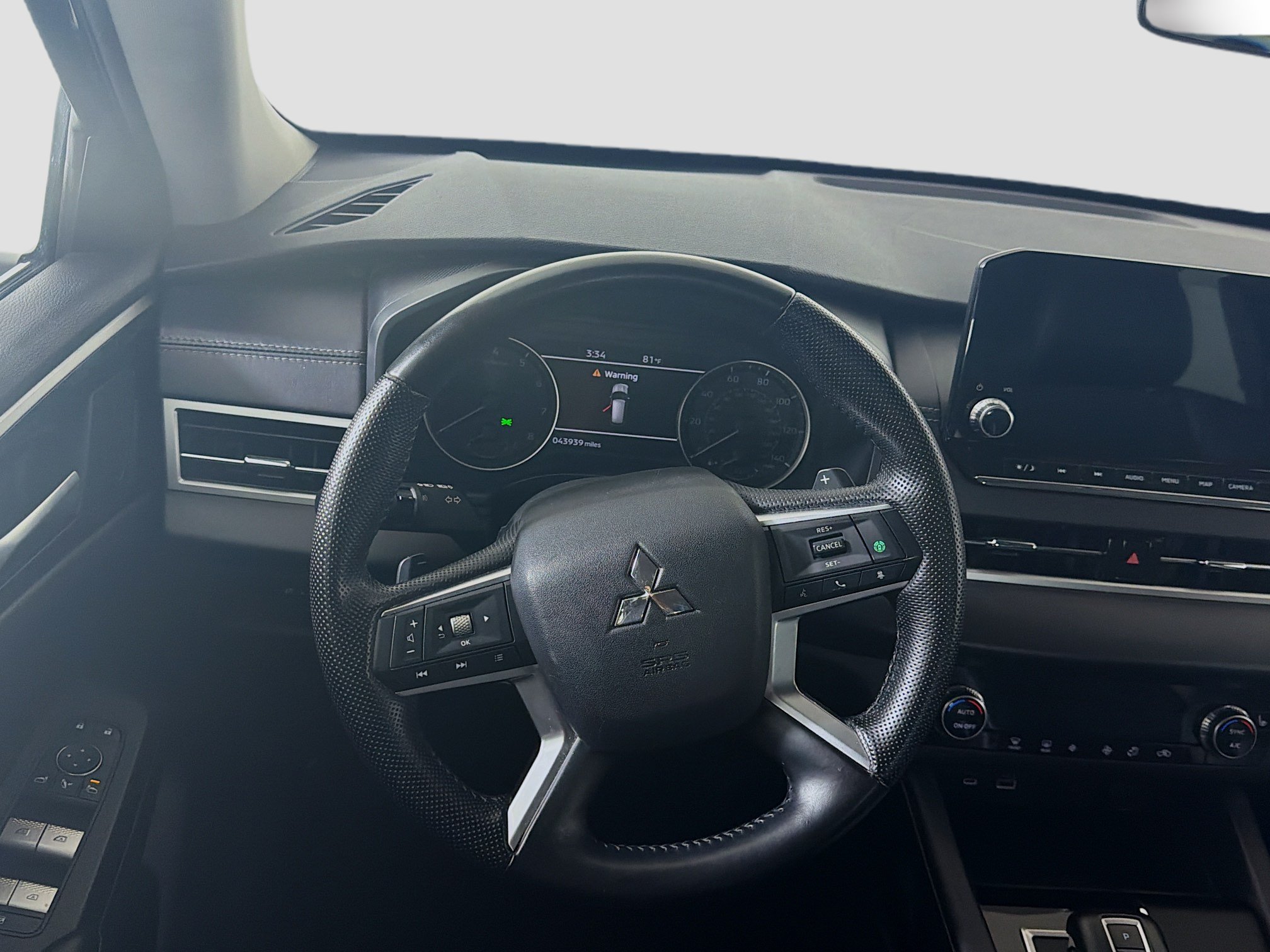 Used 2024 Mitsubishi Outlander SE FWD image 17