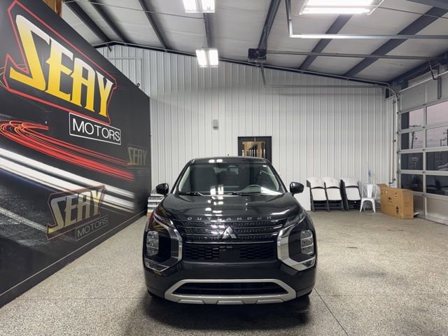 Used 2024 Mitsubishi Outlander SE Black Edition FWD image 32
