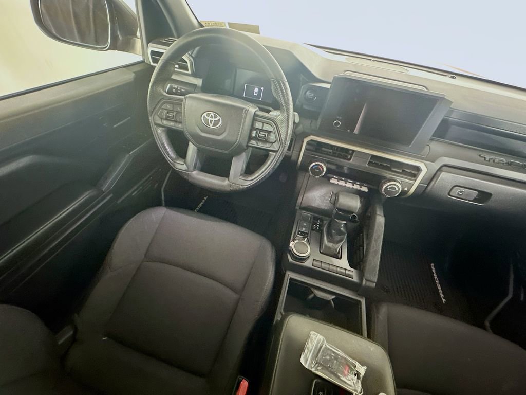 Used 2025 Toyota Tacoma SR AWD/4WD image 9