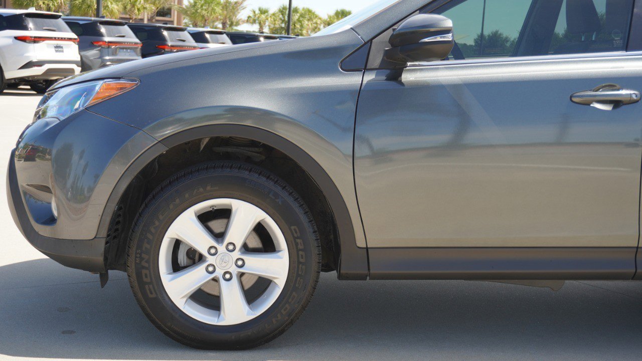 Used 2013 Toyota RAV4 XLE image 10