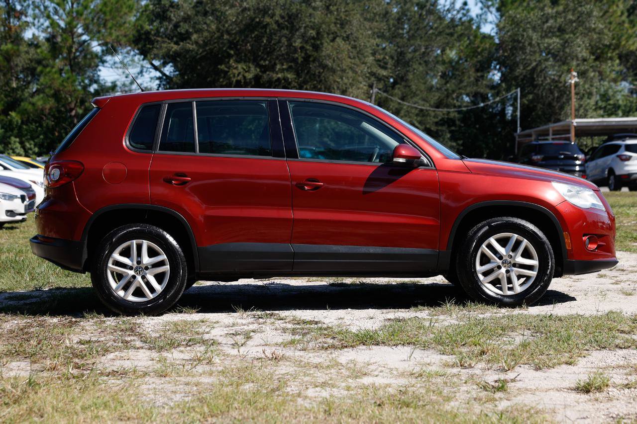 Used 2011 Volkswagen Tiguan S FWD image 13
