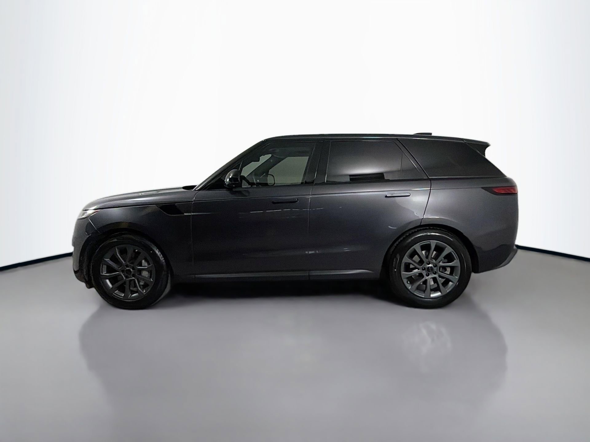 Certified 2024 Land Rover Range Rover Sport SE image 9
