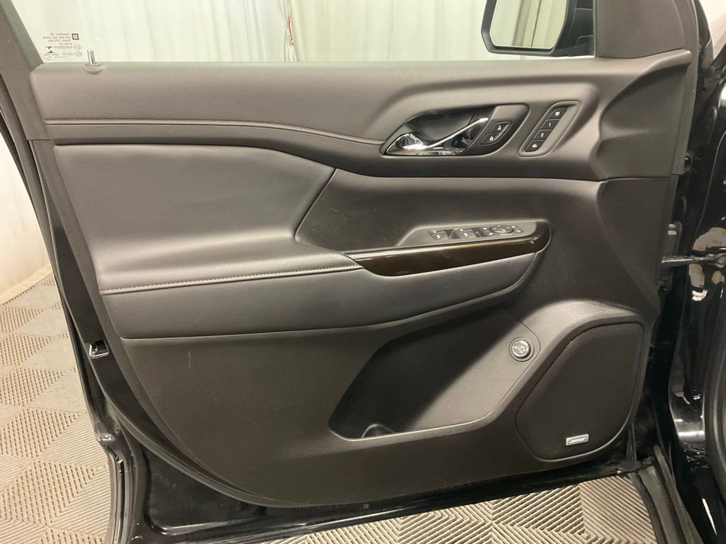 Used 2021 GMC Acadia AT4 w/ Technology Package image 10