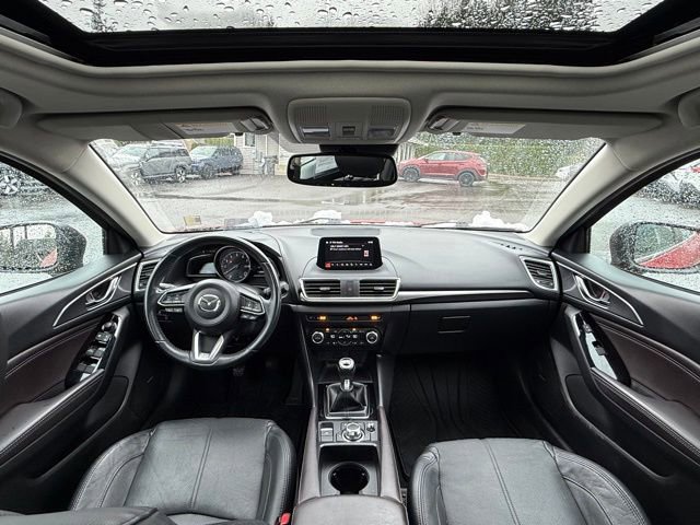 Used 2018 MAZDA MAZDA3 Grand Touring w/ Premium Equipment Package image 26