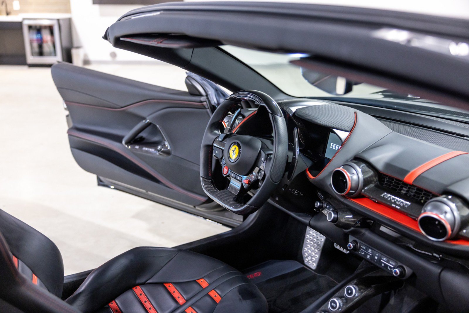 Used 2021 Ferrari 812 GTS RWD image 34