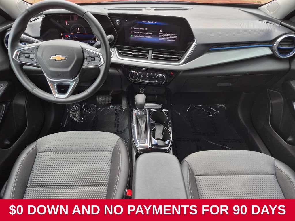 Used 2025 Chevrolet Trax LT w/ LT Convenience Package FWD image 24