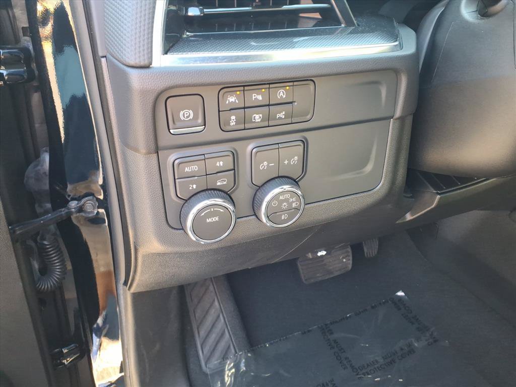 Used 2026 Chevrolet Tahoe RST w/ Comfort Package AWD/4WD image 19