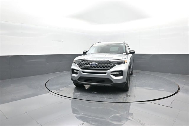 Certified 2023 Ford Explorer XLT w/ Equipment Group 202A image 3