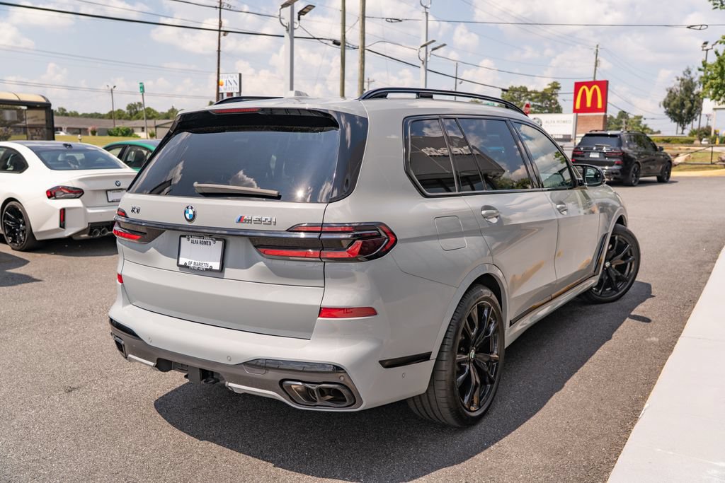 Used 2025 BMW X7 M60i AWD/4WD image 9