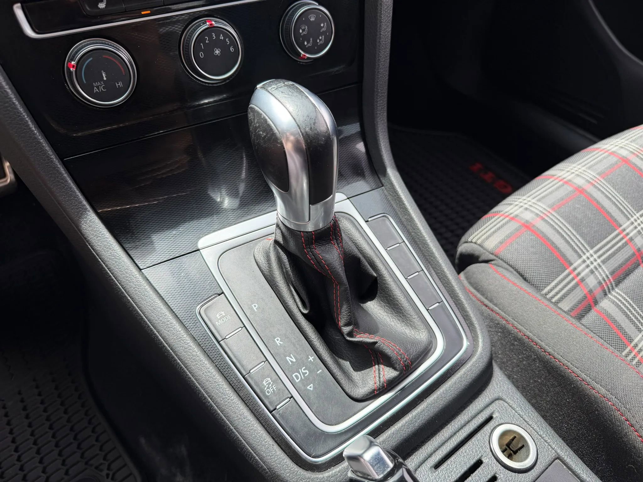 Used 2017 Volkswagen GTI S FWD image 21