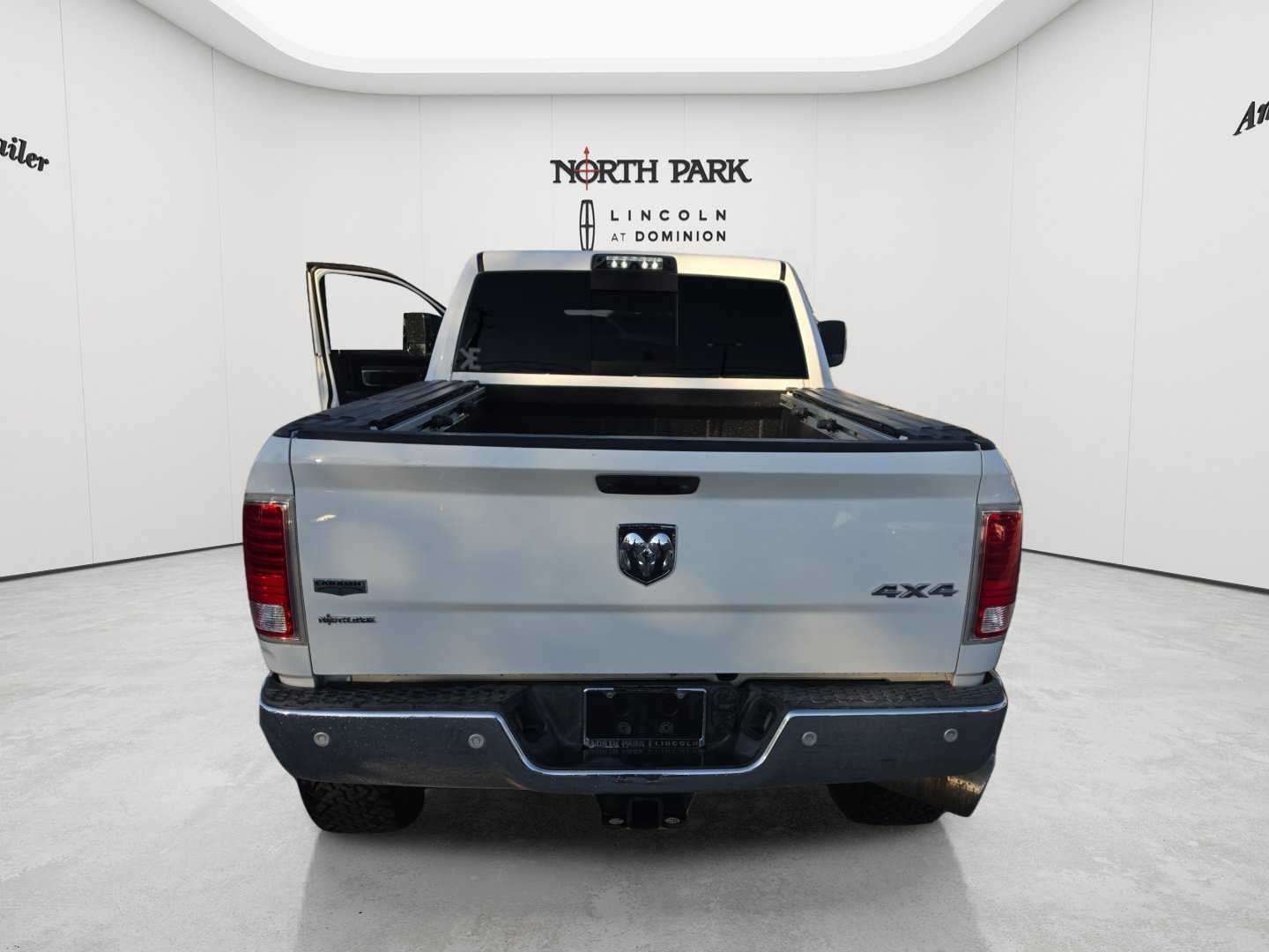 Used 2018 RAM 2500 Laramie w/ Convenience Group AWD/4WD image 5