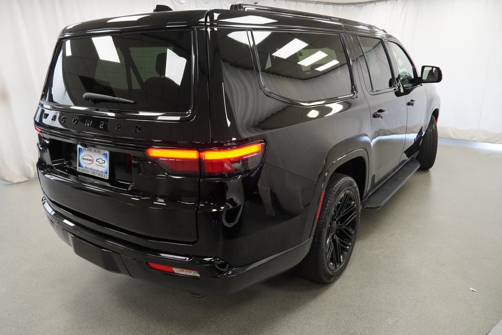 Used 2024 Jeep Wagoneer L Series II AWD/4WD image 4