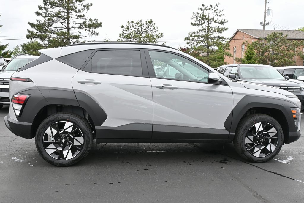Certified 2025 Hyundai Kona SEL image 9