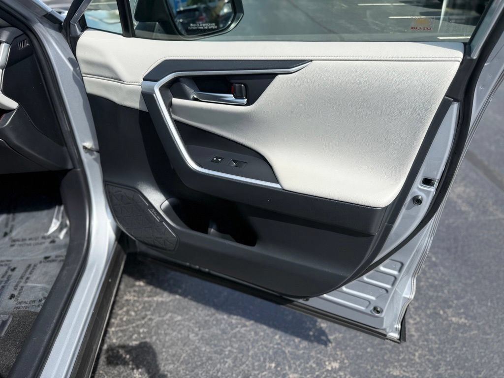 Certified 2019 Toyota RAV4 Limited w/ Cold Weather Package AWD/4WD image 24