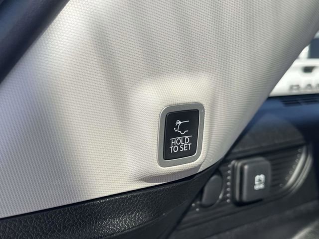 Used 2022 Jeep Grand Cherokee Limited image 22