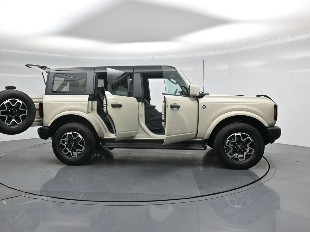 New 2026 Ford Bronco Outer Banks AWD/4WD image 4