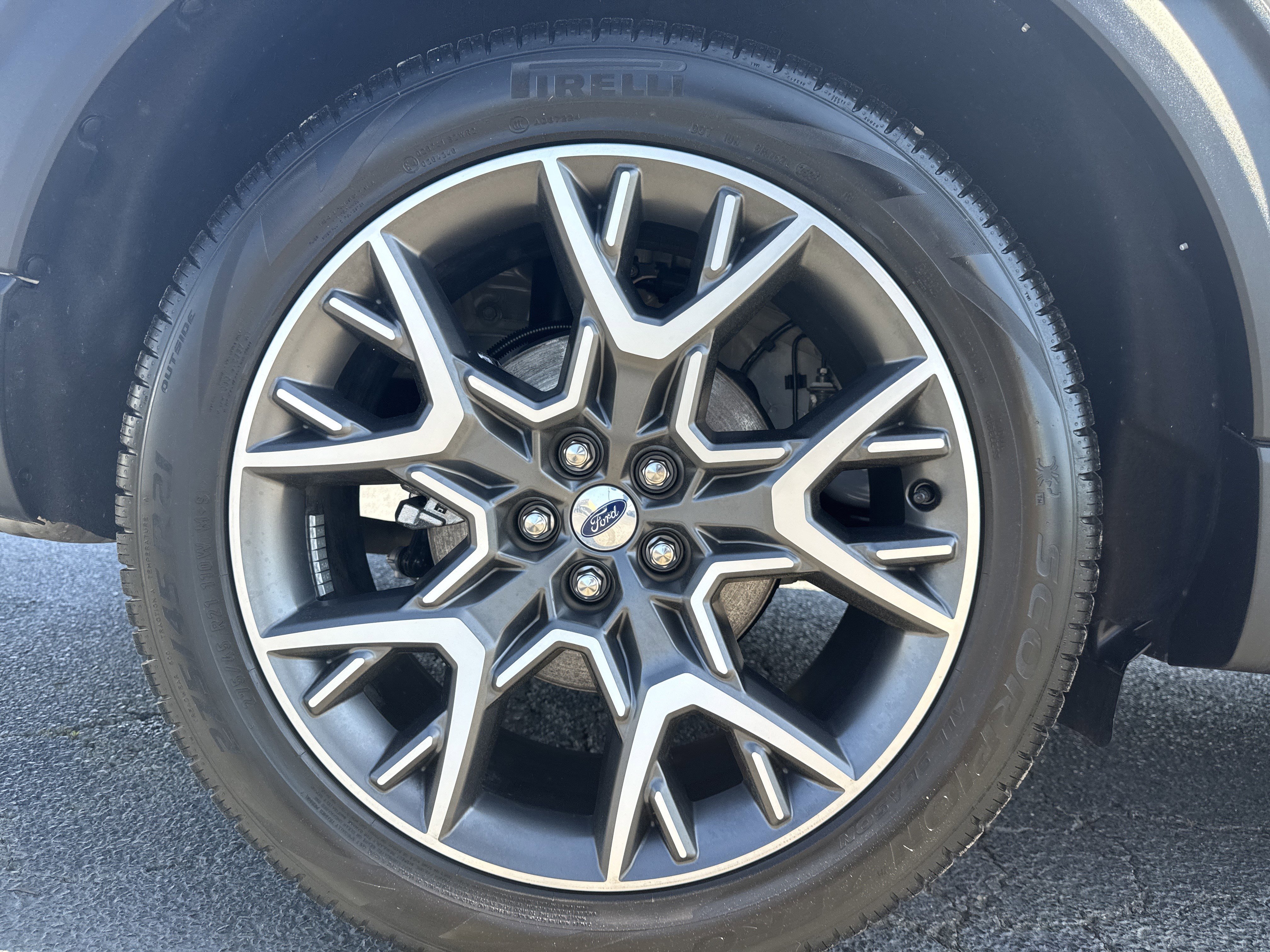 Used 2025 Ford Explorer Platinum w/ Ultimate Package image 22