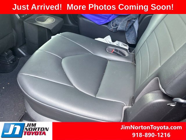 Used 2020 Toyota Highlander XLE FWD image 12