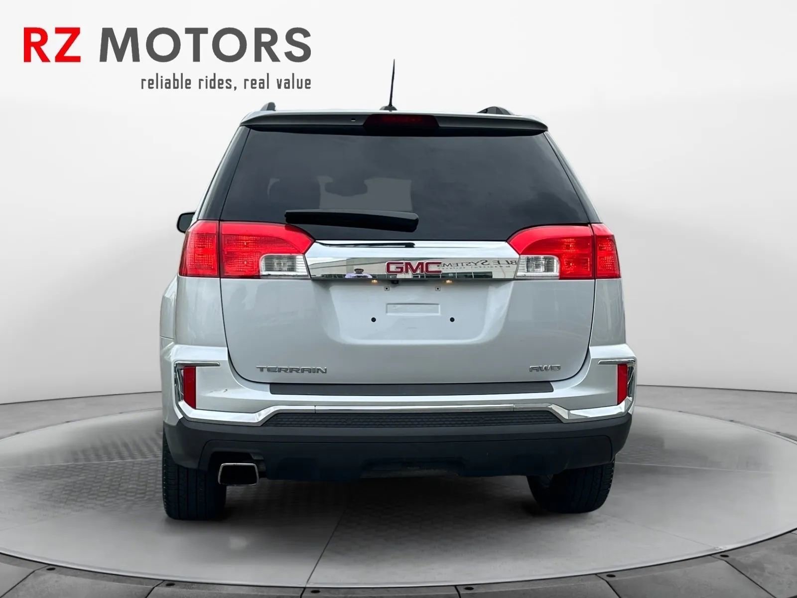 Used 2017 GMC Terrain SLE image 4