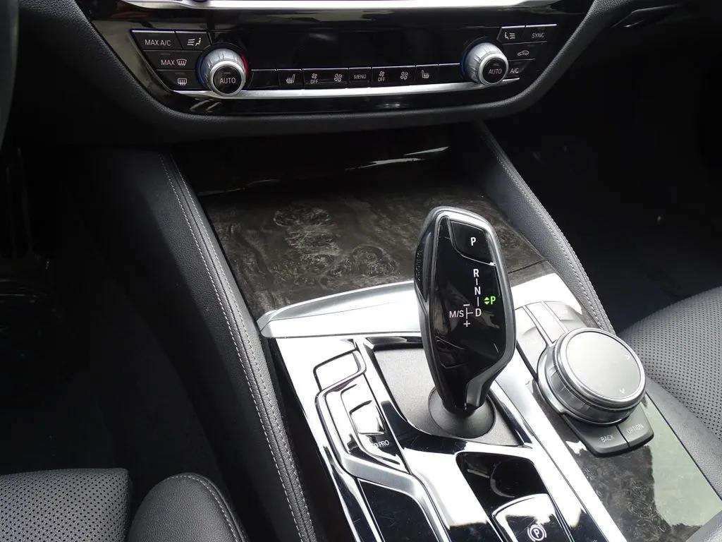 Used 2023 BMW 530i w/ M Sport Package RWD image 36