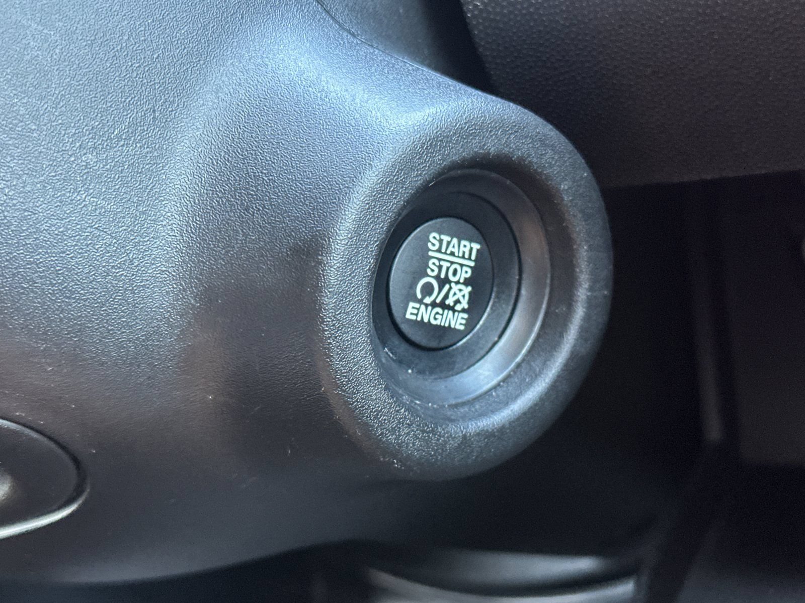 Used 2025 RAM ProMaster 2500 w/ U-Haul Equipment Group FWD image 21